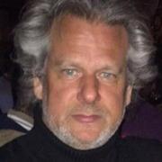 helderziende Eduardo- Hallo, mijn naam is Eduardo. Ik ben medium en help graag mensen die behoefte hebben naar antwoord, of vragen hebben als ze er zelf even niet uitkomen, tijdens een gesprek zoeken we samen naar antwoorden. Ik kan je een luisterend oor bieden en je verder helpen. Ik ben heldervoelend  en beschik over een ijzersterke intuitie en zesde zintuig. U kunt me bellen met al u vragen, niets is mij ook te gek om u oprecht te woord te staan. Ik zal je zuivere antwoorden geven zodat u weer sterker verder kunt gaan en het eindwerk in de zeilen krijgt zodat u de juiste koers weet op te kunnen varen. Vele groeten Eduardo. 4 minuten gratis consult met onze helderzienden bij eerste kredietoplading. Helderziende hulplijn waar een helderziende  je   inzicht en    antwoord geeft. Bij aanmaak van een gratis account, ontvangt u 4 gratis minuten bij eerste kredietoplading om   te bellen met een   helderziende.